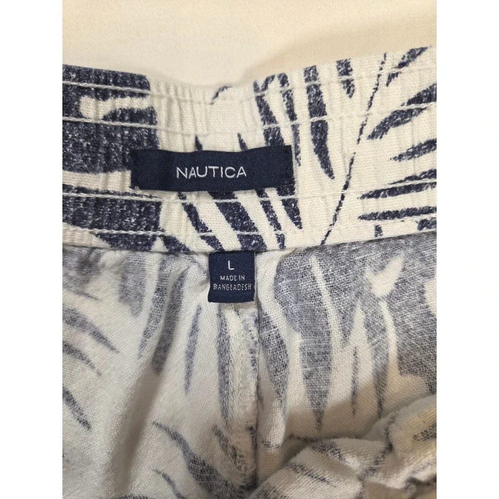 Nautica Women's Shorts Sz L White‎ Blue Tropical Leaf Casual Beach Coastal Chic